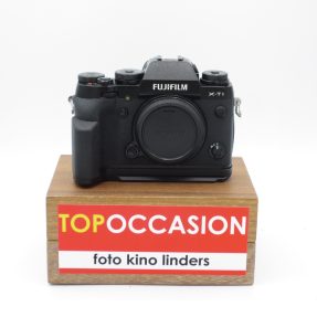 OCCASION: Fujifilm X-T1 + MHG-XT grip